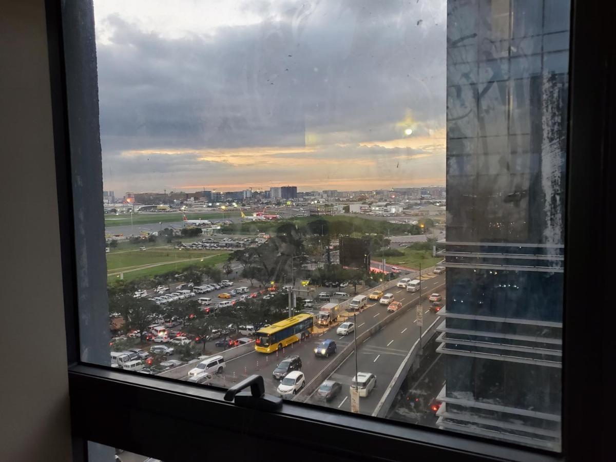 Cozyvilla At 81 Newport Blvd Walk To Naia T3 Marriott & Resorts World Casino & Newport Mall For 5 Pax Free Parking!!!! 帕赛 外观 照片